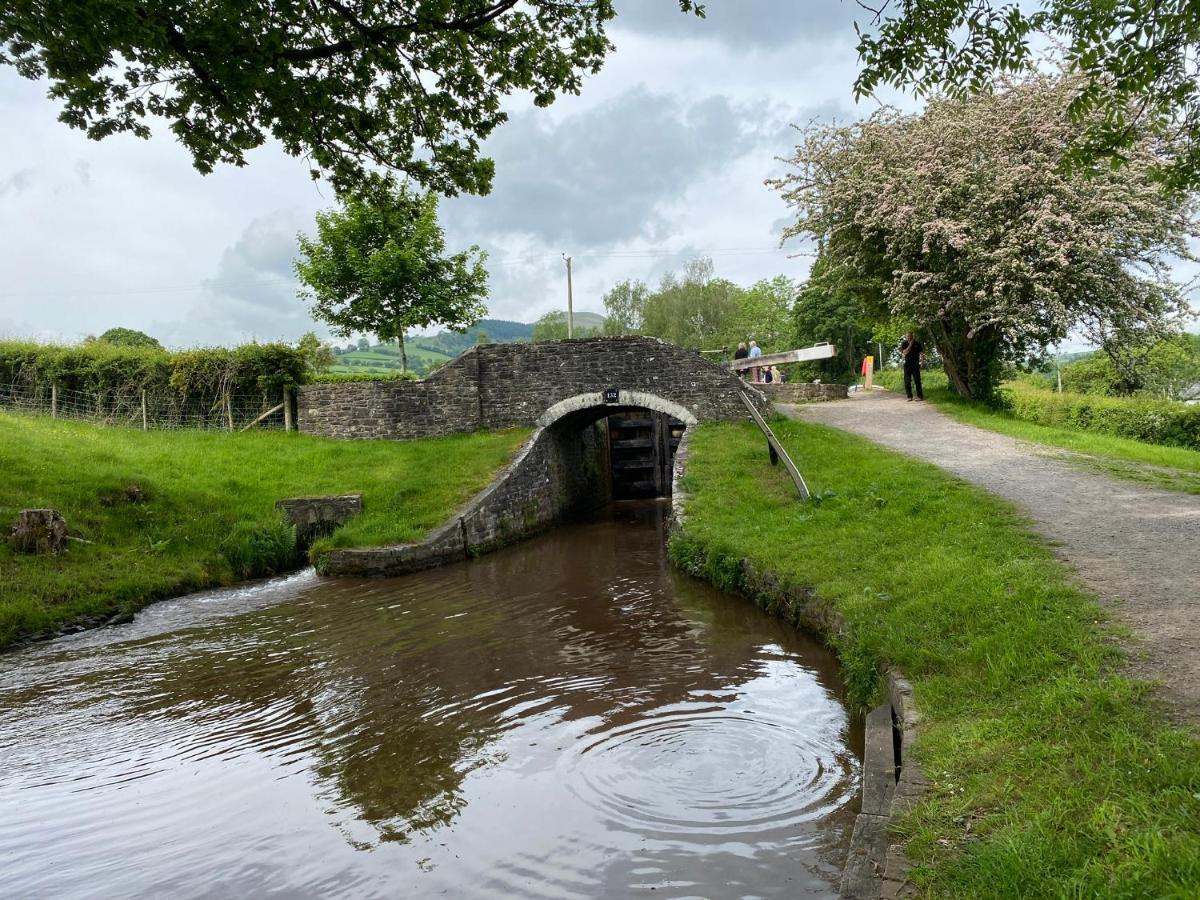 Villa Pant Llwyd Farm Llangynidr Exterior foto
